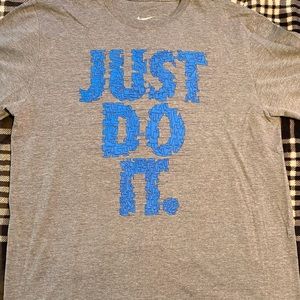 Nike T Shirt